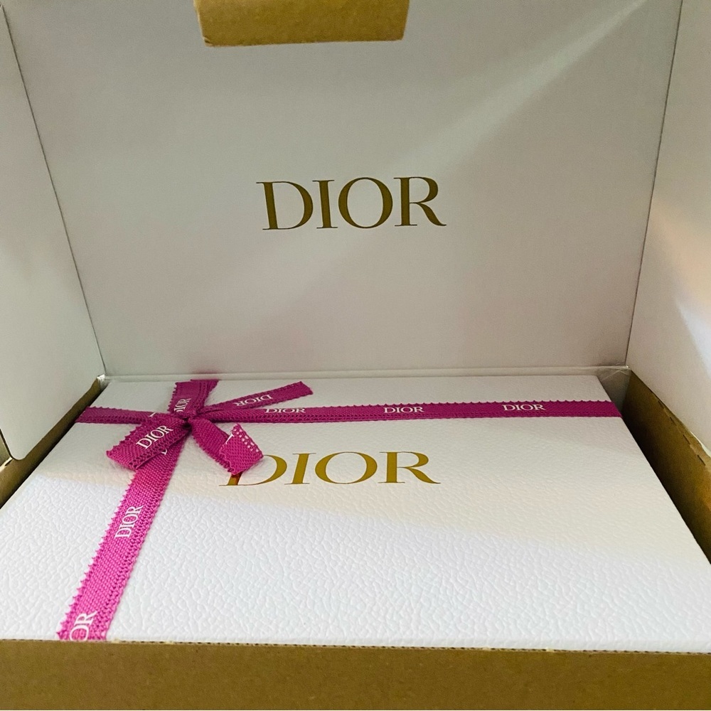 Dior Gift Box large w/ beautiful pink Dior ribbon md dior outer box